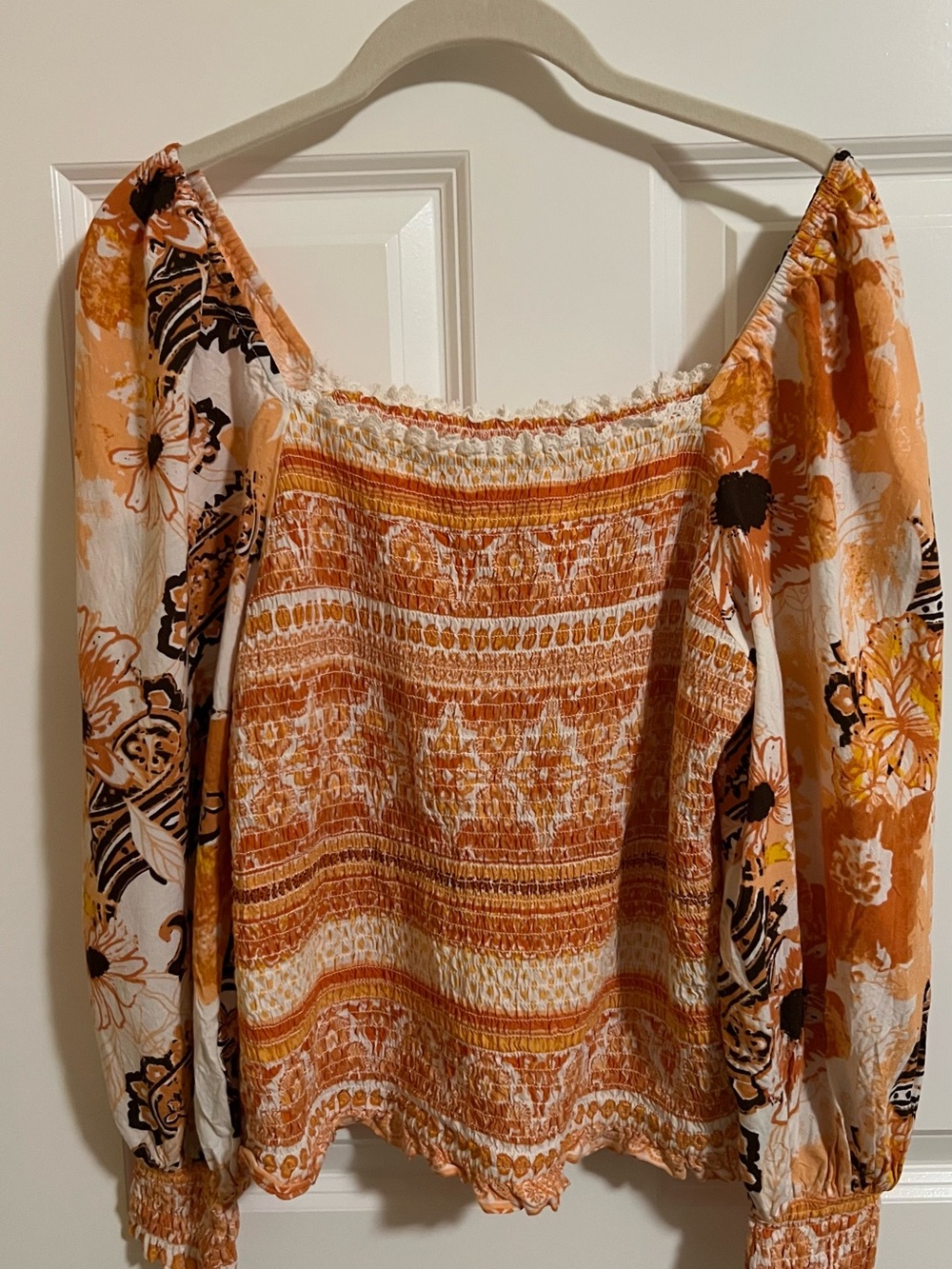 EUC Cato fun colorful top. Size L